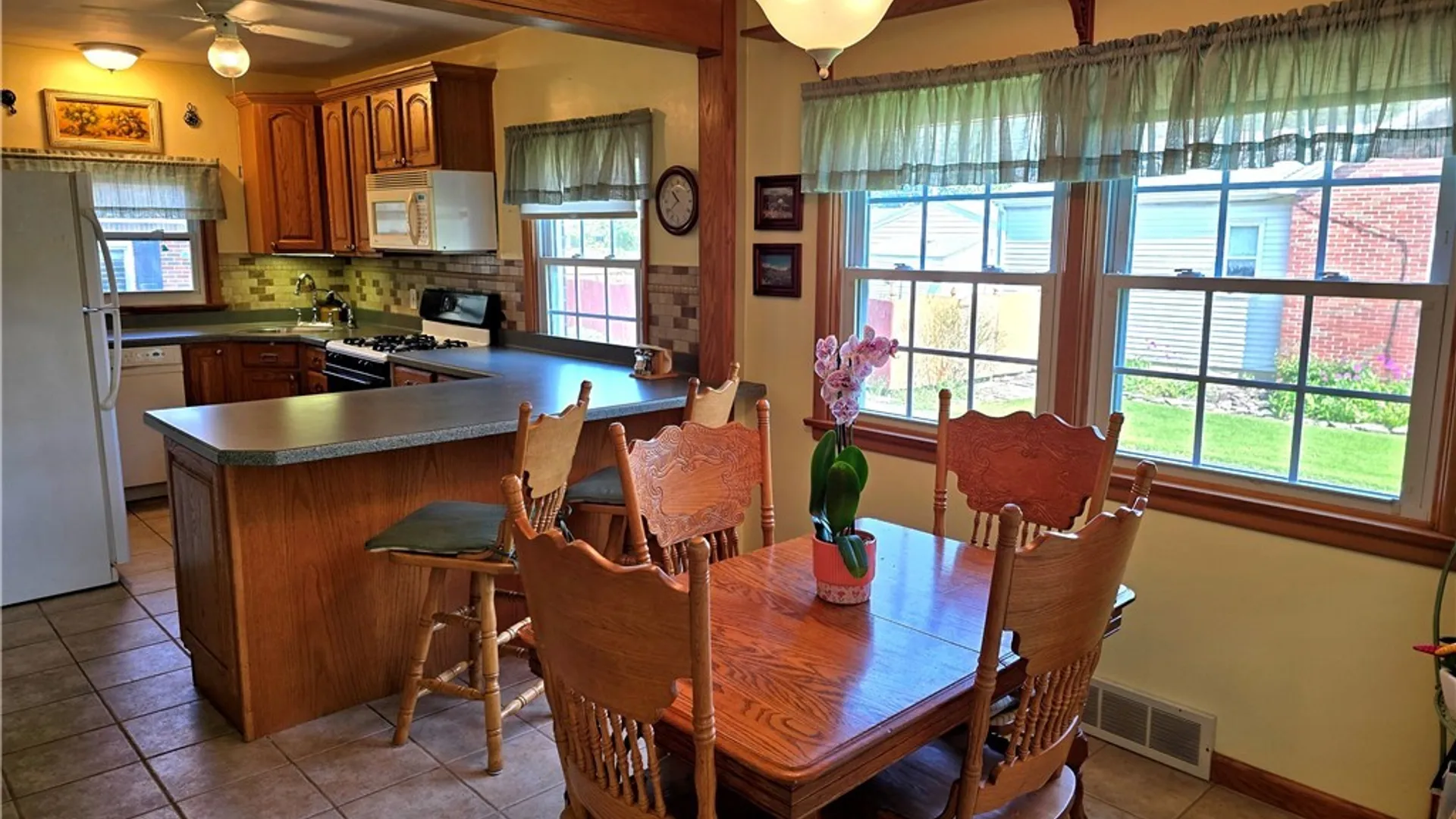 Property at 3730 James Street, Hamburg, NY 14219 6