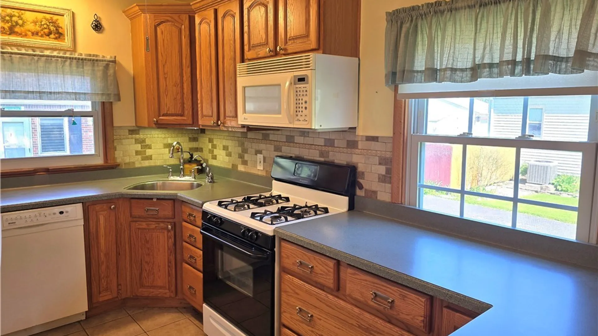 Property at 3730 James Street, Hamburg, NY 14219 5