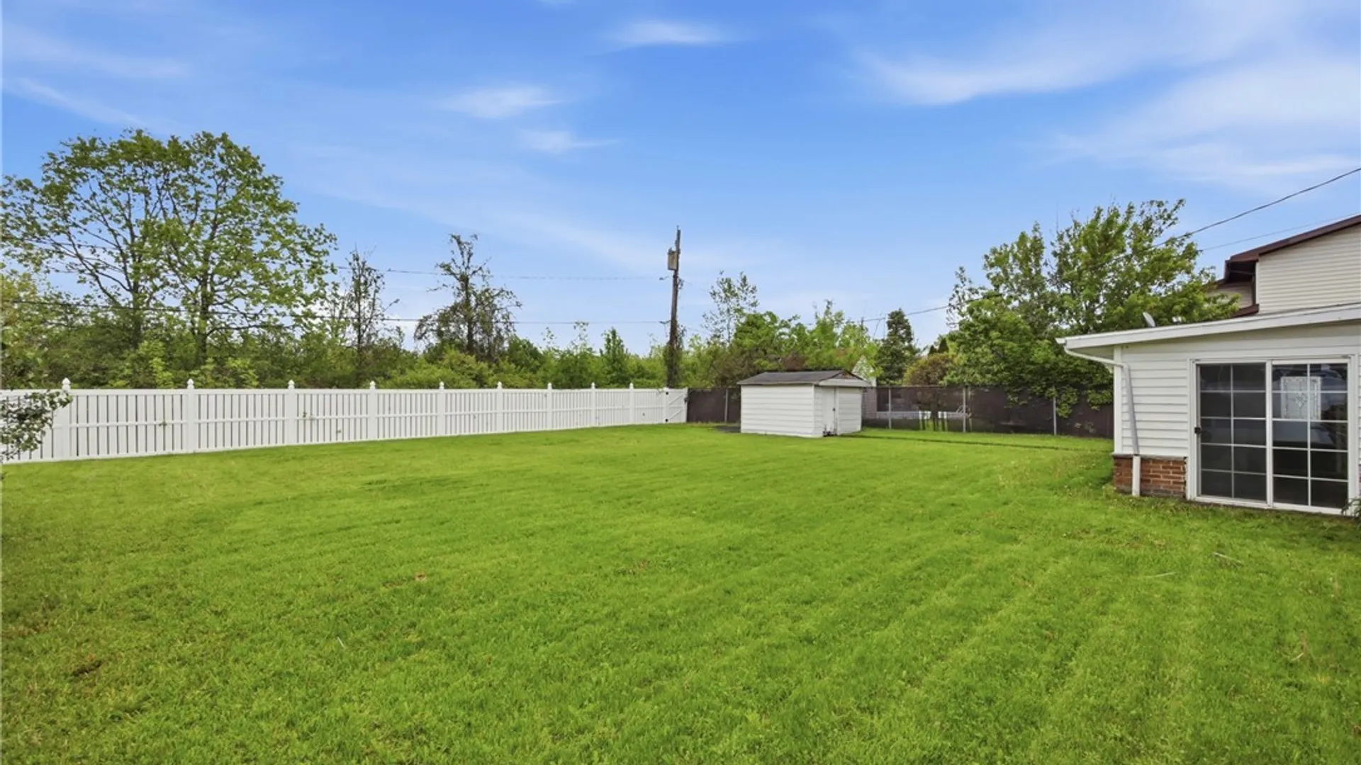 Property at 8860 Disney Drive, Niagara, NY 14304 24