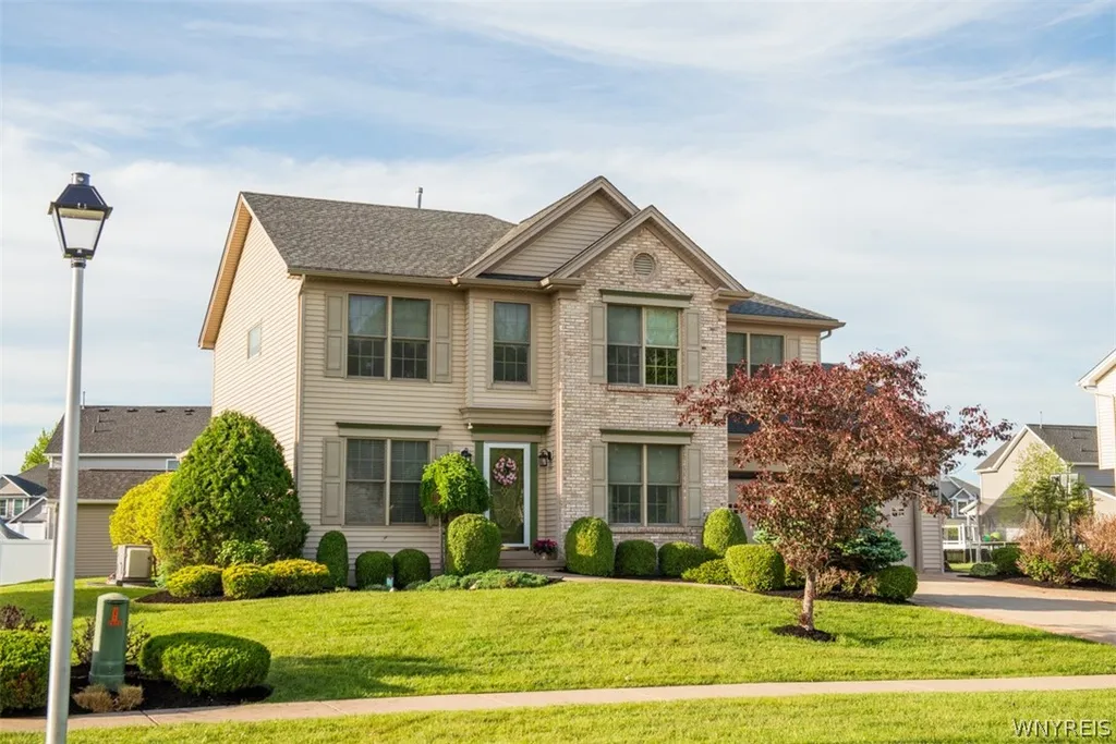 Property at 2322 Hobblebush Lane, Hamburg, NY 14085