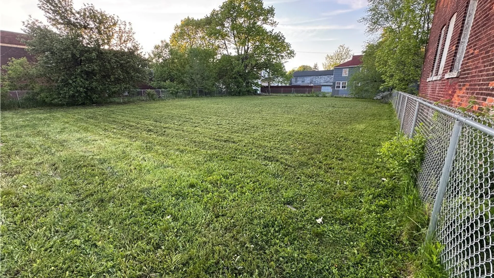 Property at 2712 Niagara Street, Niagara Falls, NY 14303 9