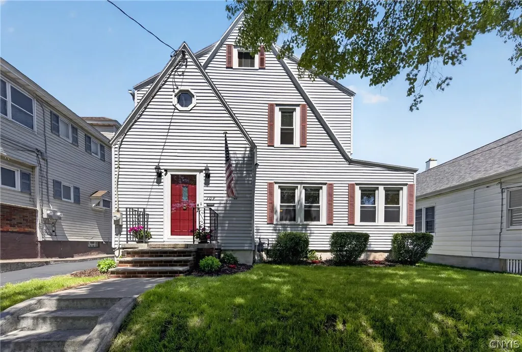 Property at 109 Craton St, Syracuse, NY 13203
