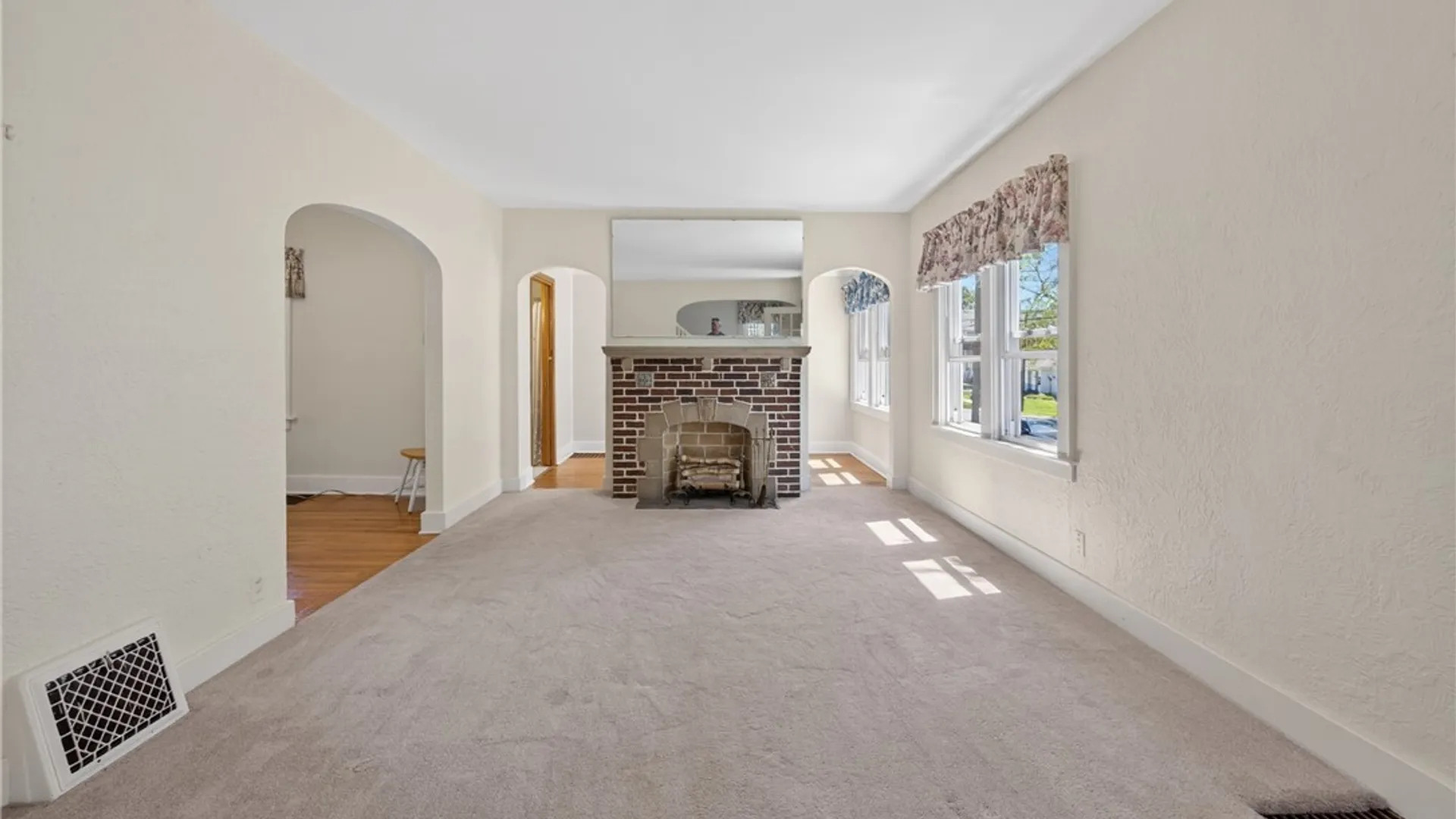 Property at 109 Craton St, Syracuse, NY 13203 9
