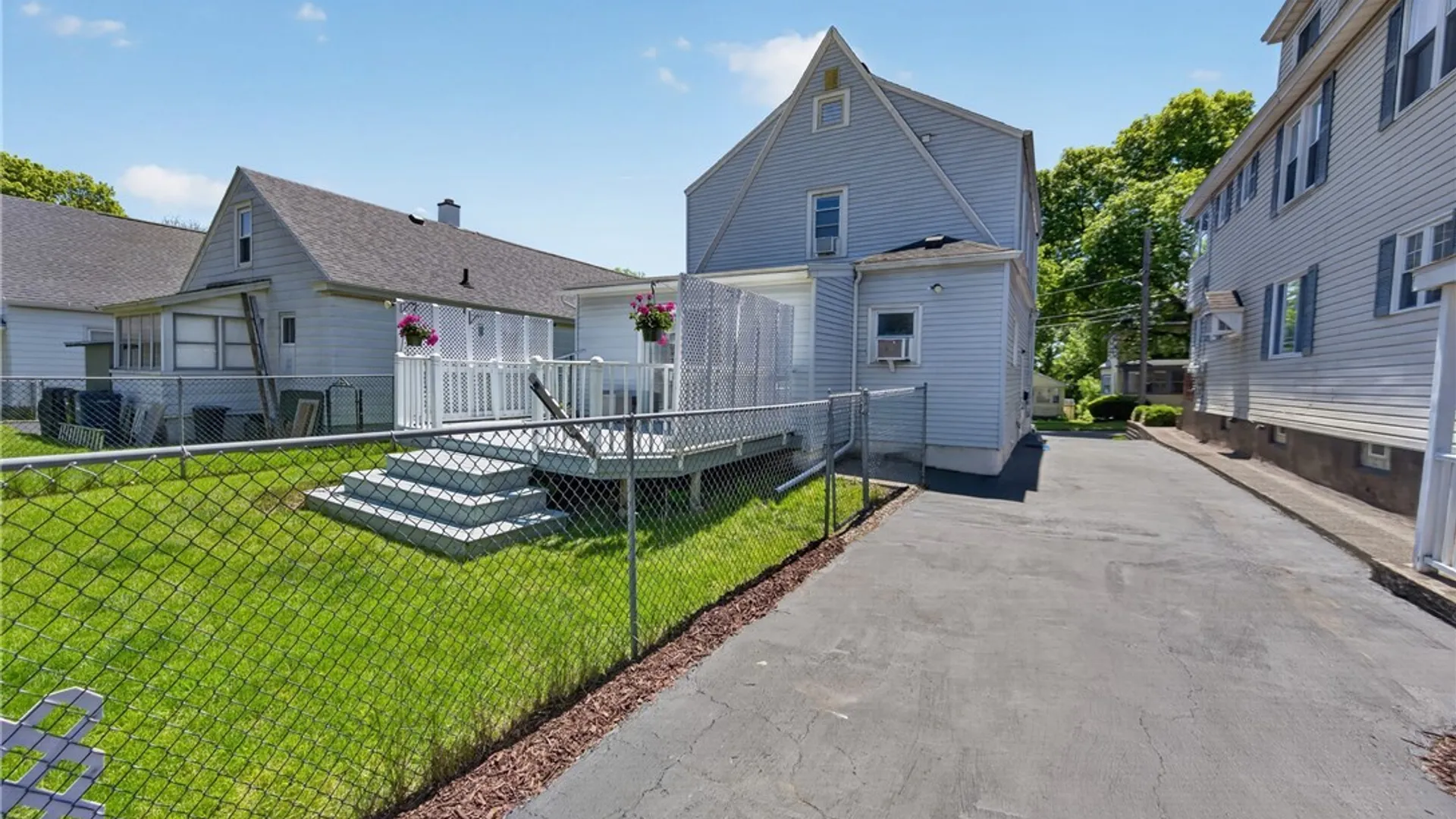 Property at 109 Craton St, Syracuse, NY 13203 44