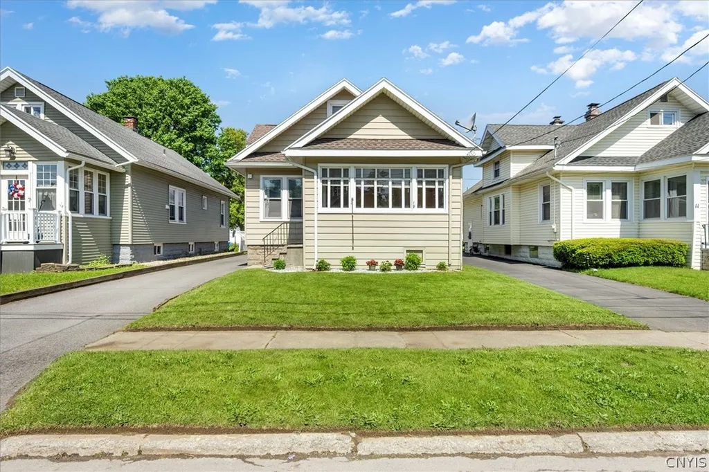Property at 9 Russell Avenue, Whitestown, NY 13495