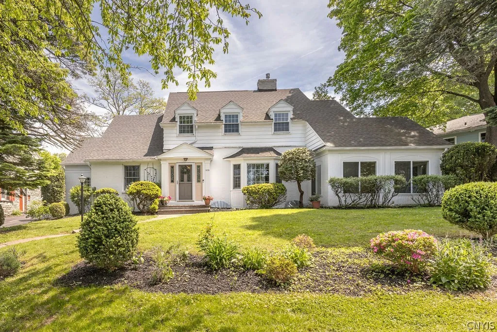 Property at 109 Enfield Place, Syracuse, NY 13214