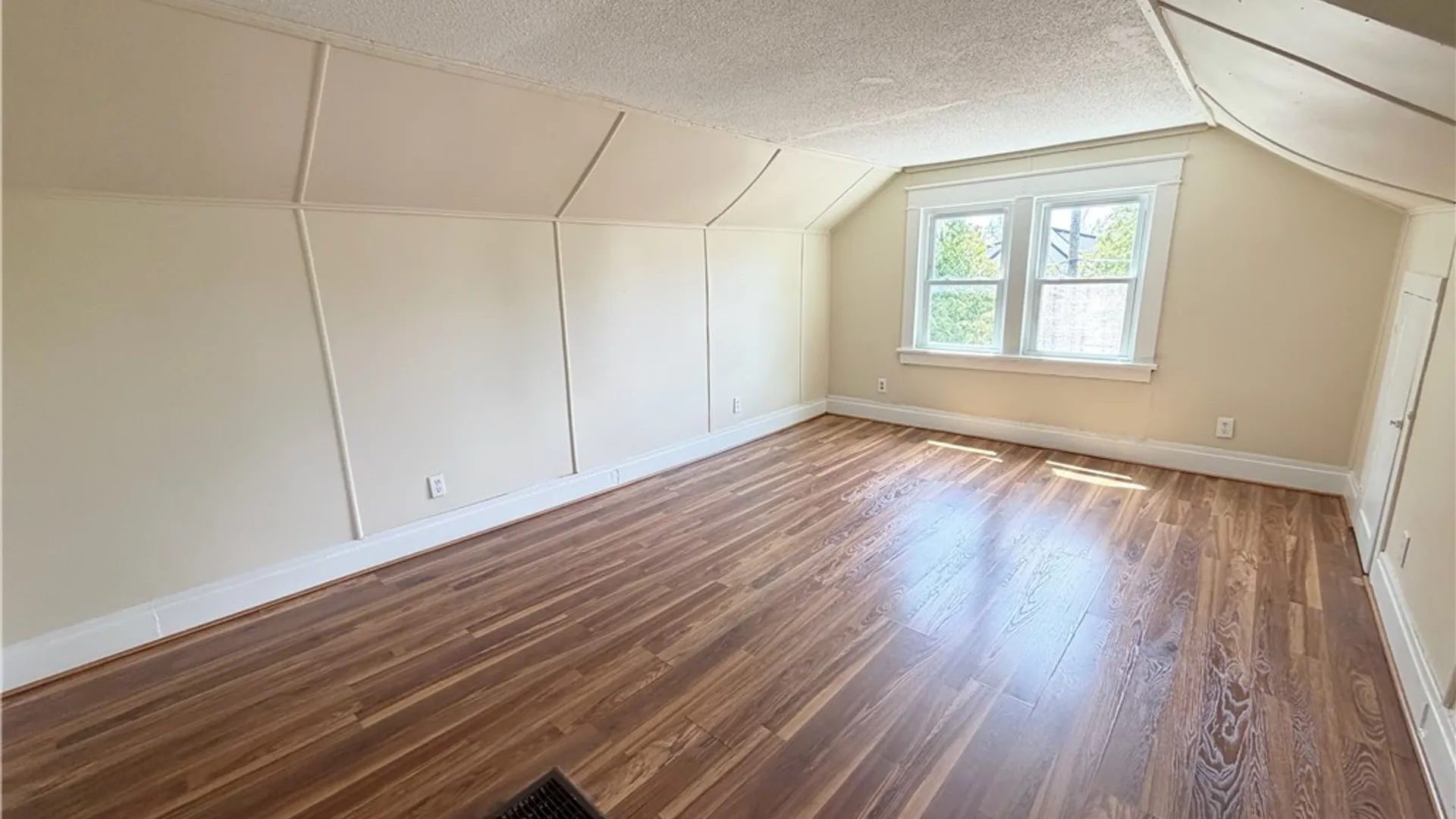 Property at 14 Midway Avenue, Buffalo, NY 14215 10