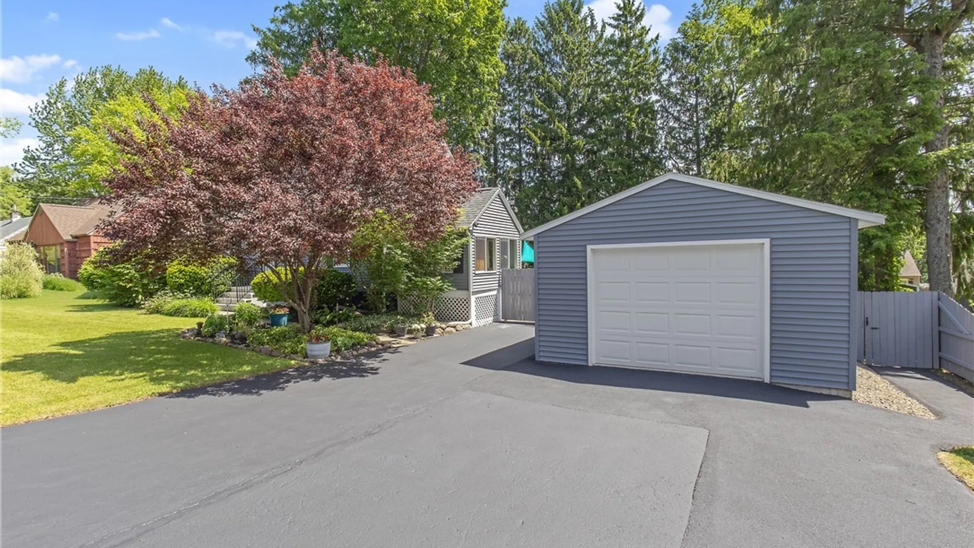 Property at 208 Mcclennan Drive, Manlius, NY 13066 3