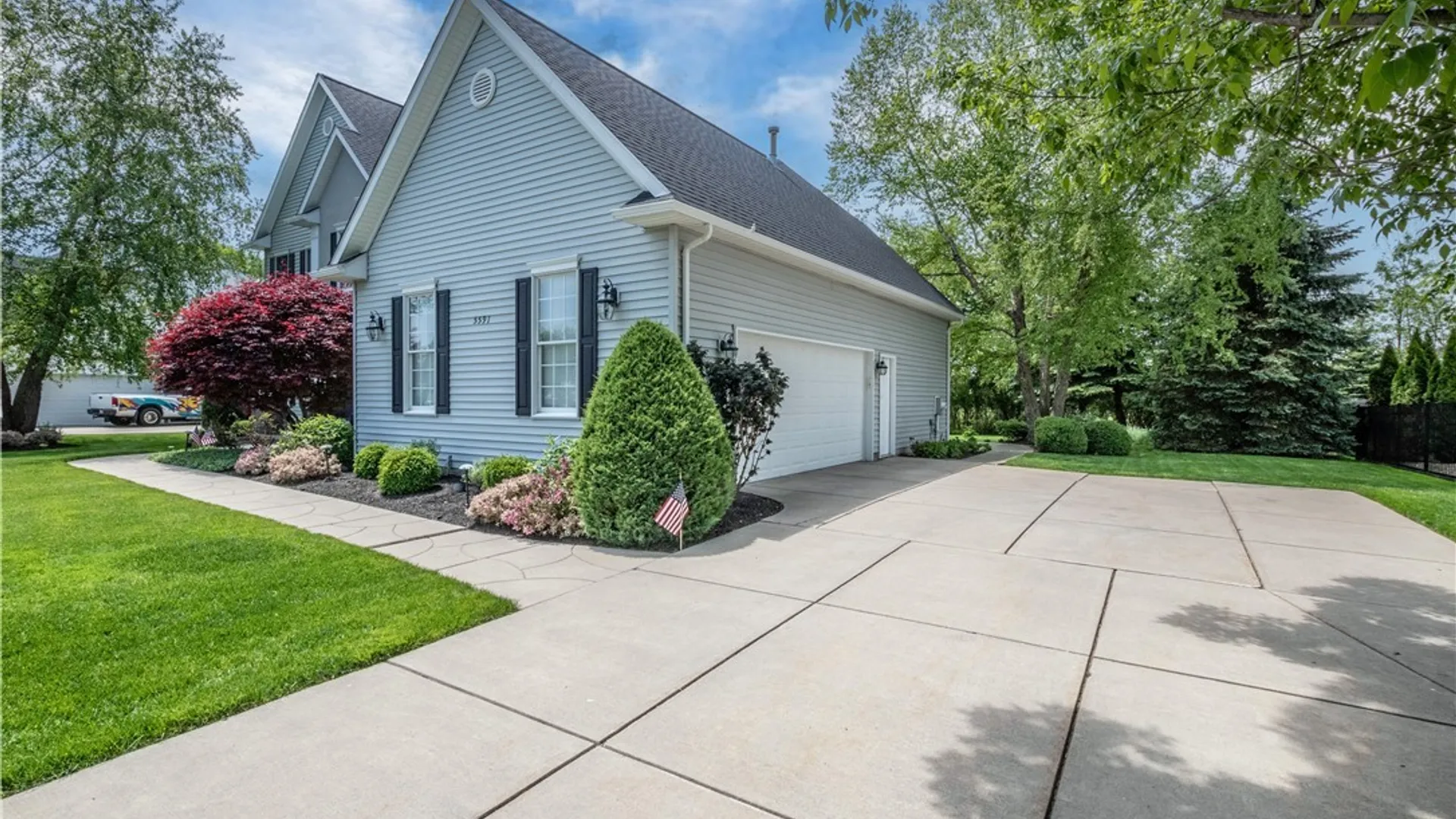 Property at 5591 Marthas Vineyard, Clarence, NY 14032 3