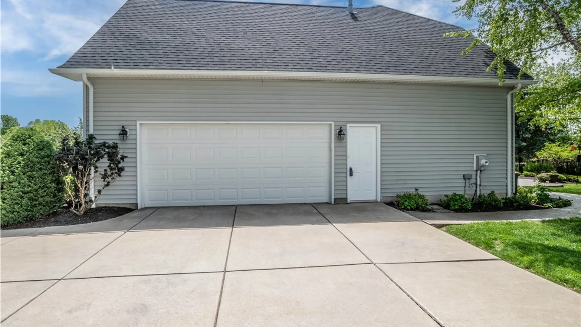 Property at 5591 Marthas Vineyard, Clarence, NY 14032 4