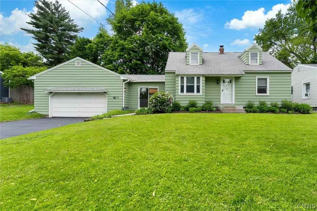 Property at 309 Mcclennan Drive, Manlius, NY 13066