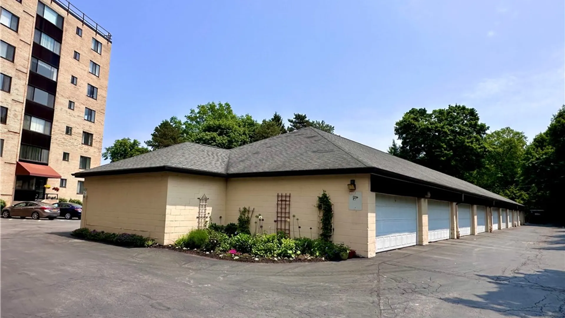 Property at 2505 East Avenue, Brighton, NY 14610 9