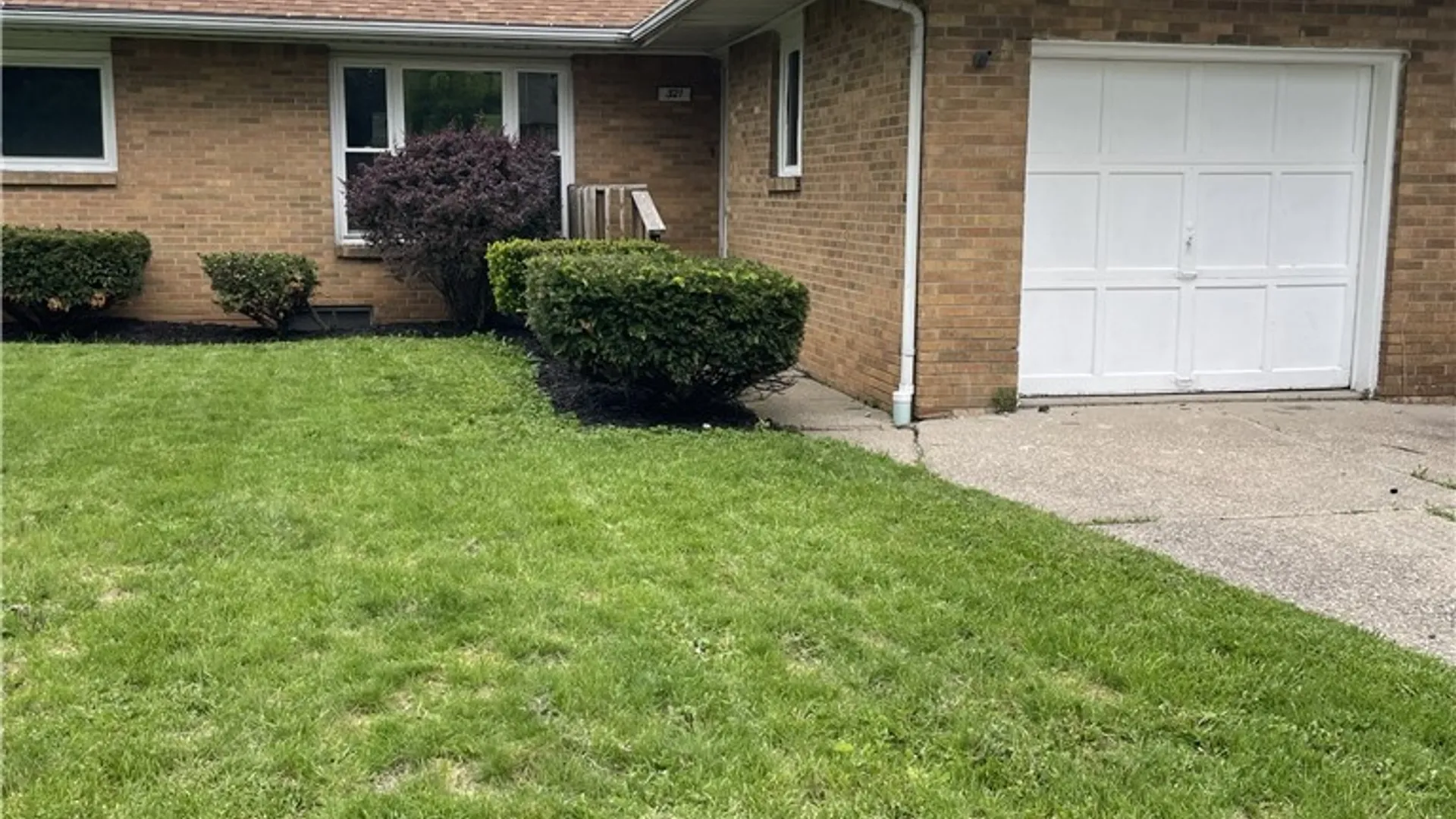 Property at 321 Grimsby Road, Tonawanda, NY 14223 3