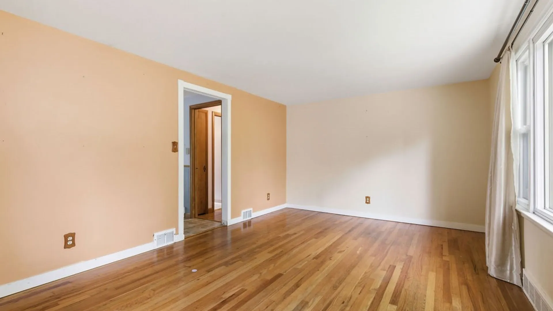 Property at 317 Vanida Drive, Camillus, NY 13031 6