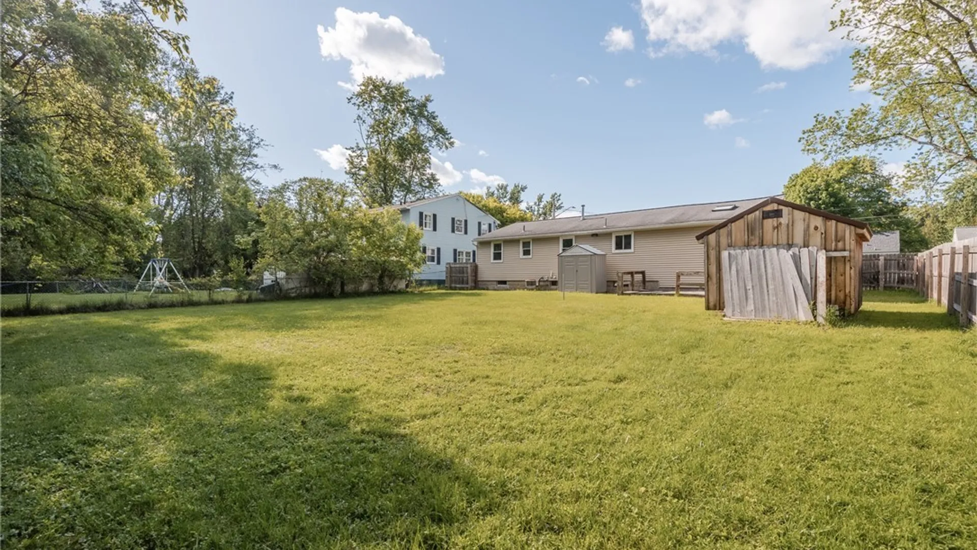 Property at 105 Ashford Court, Salina, NY 13211 34