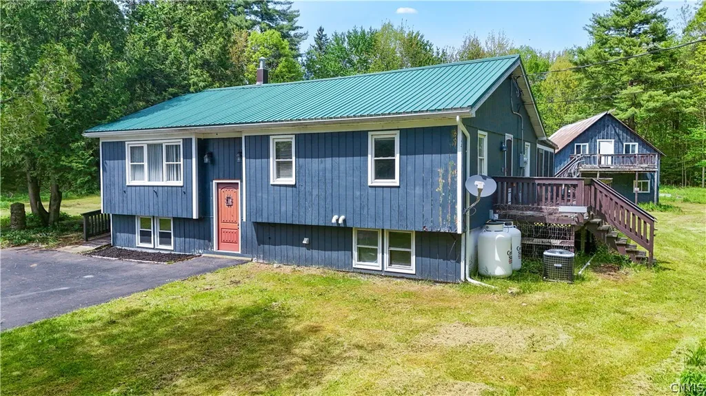Property at 667 State Route 49, Vienna, NY 13042