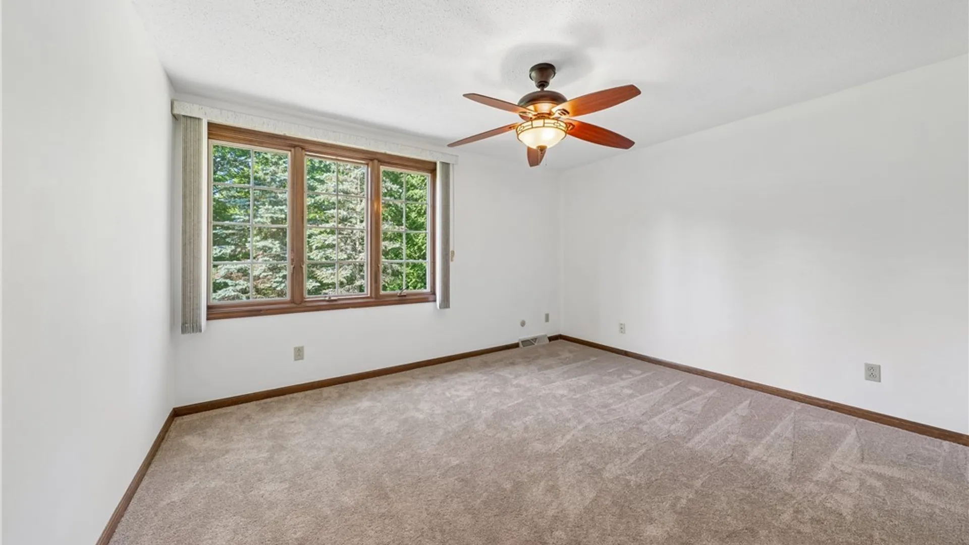 Property at 140 S Jerge Drive, Elma, NY 14059 24