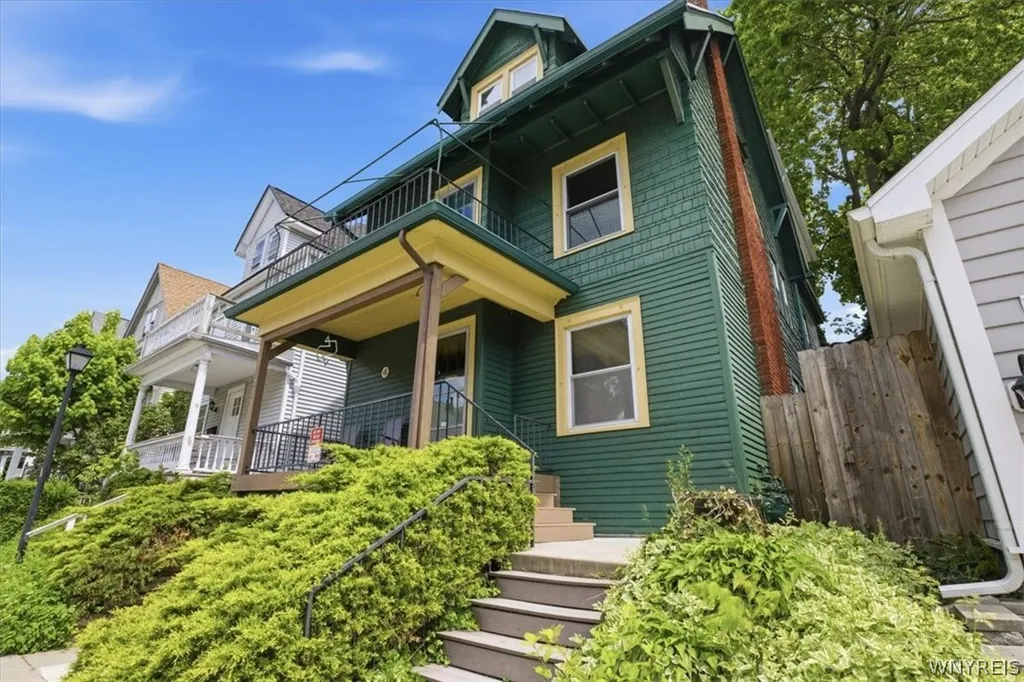 Property at 11 Cleveburn Place, Buffalo, NY 14222