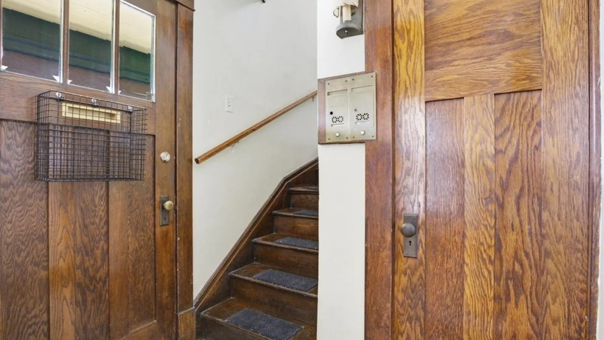 Property at 11 Cleveburn Place, Buffalo, NY 14222 3