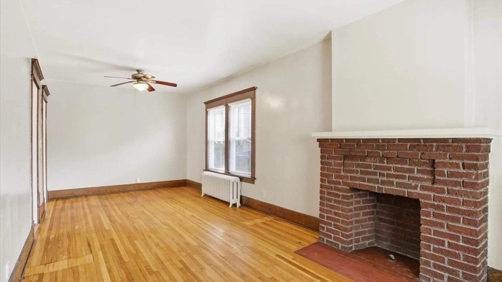 Property at 11 Cleveburn Place, Buffalo, NY 14222 4