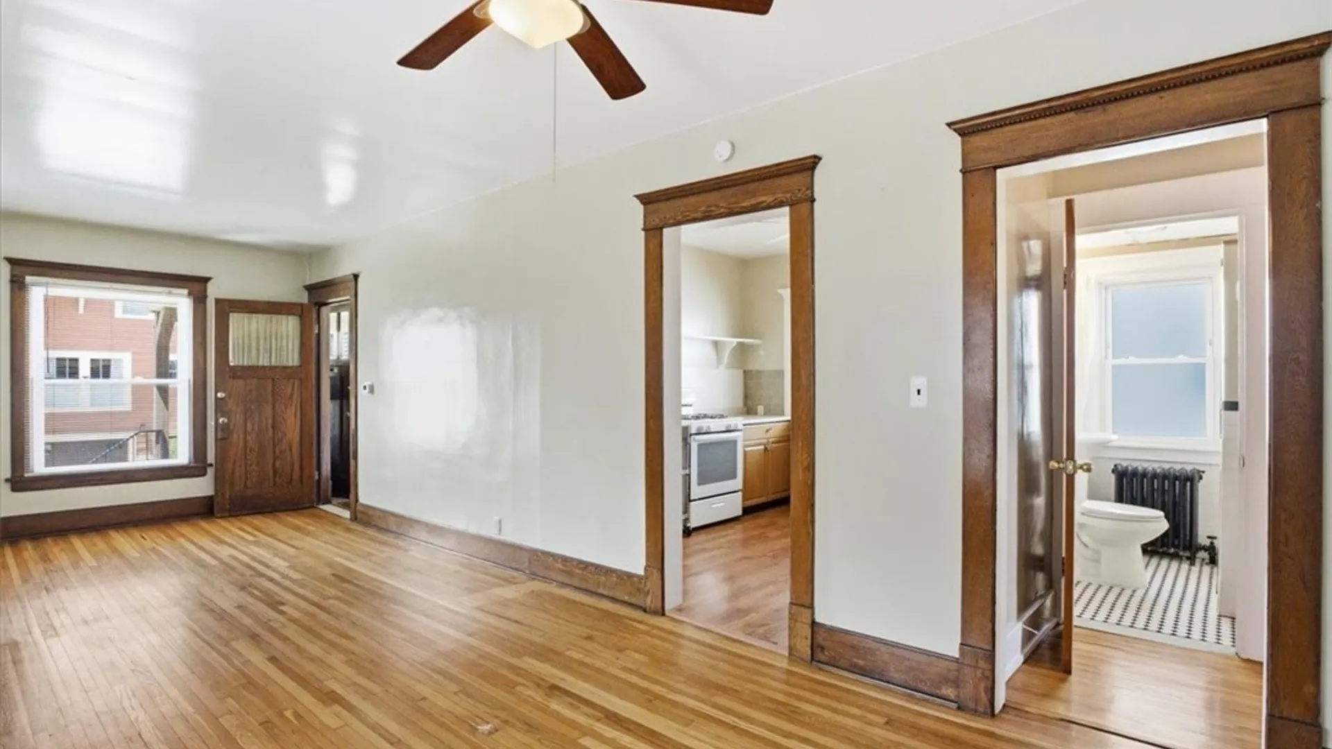 Property at 11 Cleveburn Place, Buffalo, NY 14222 5