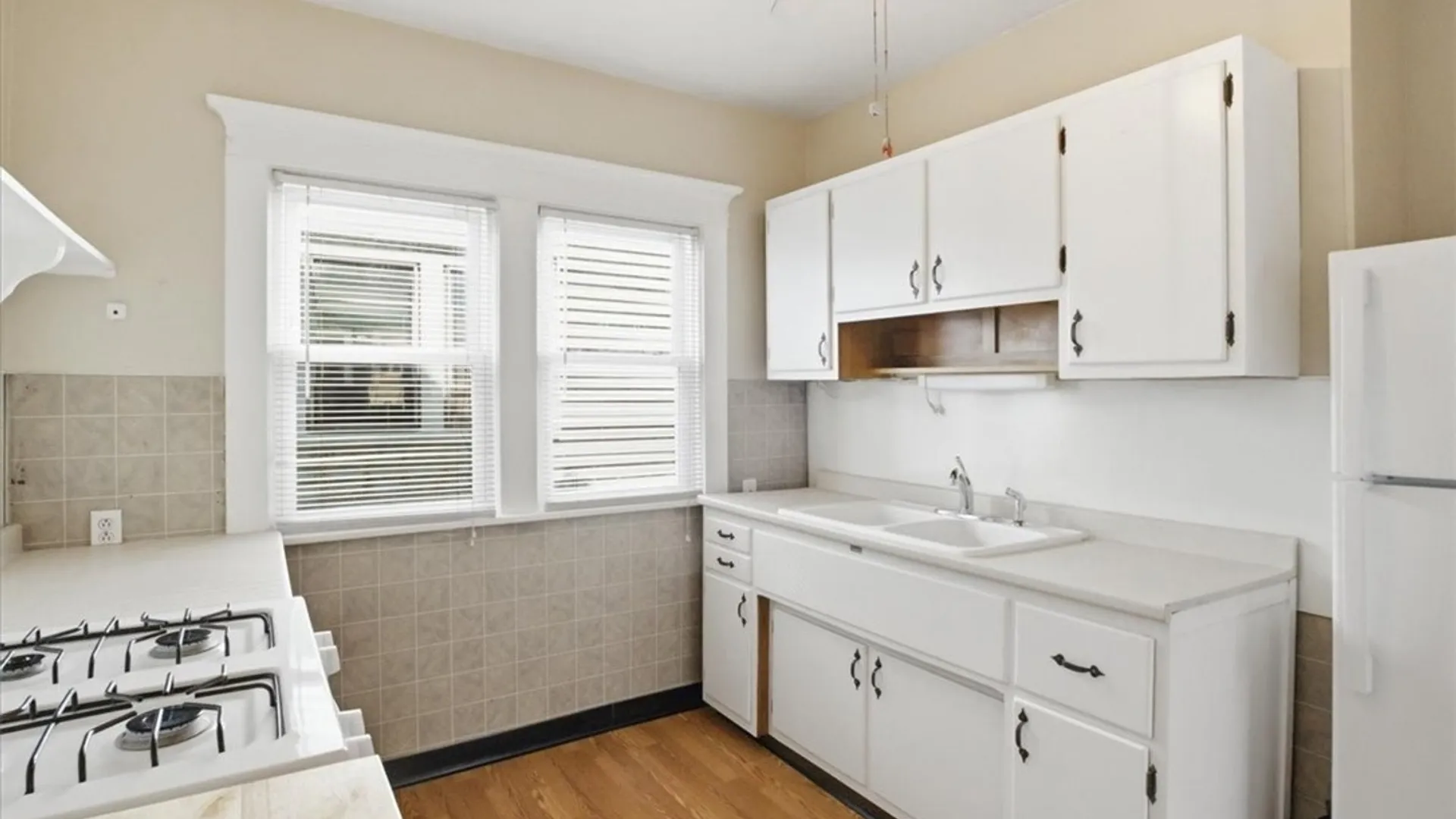 Property at 11 Cleveburn Place, Buffalo, NY 14222 8