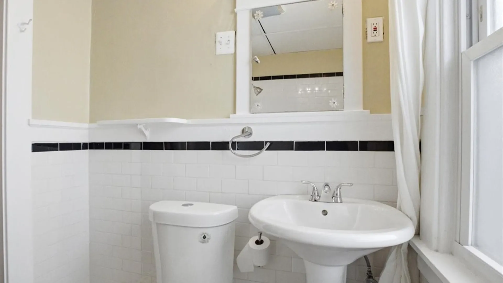 Property at 11 Cleveburn Place, Buffalo, NY 14222 14