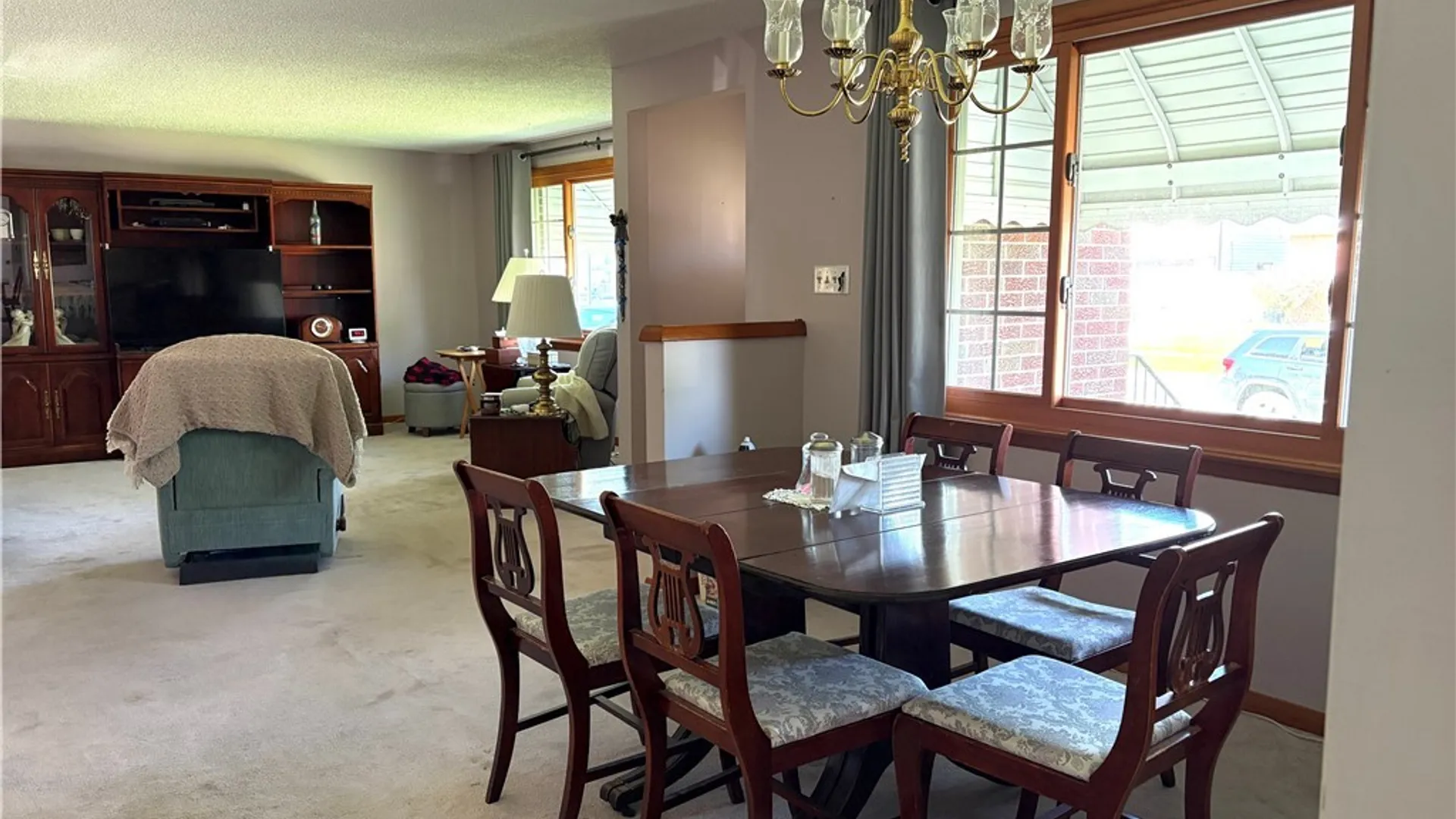 Property at 39 Angela Lane, Cheektowaga, NY 14225 11