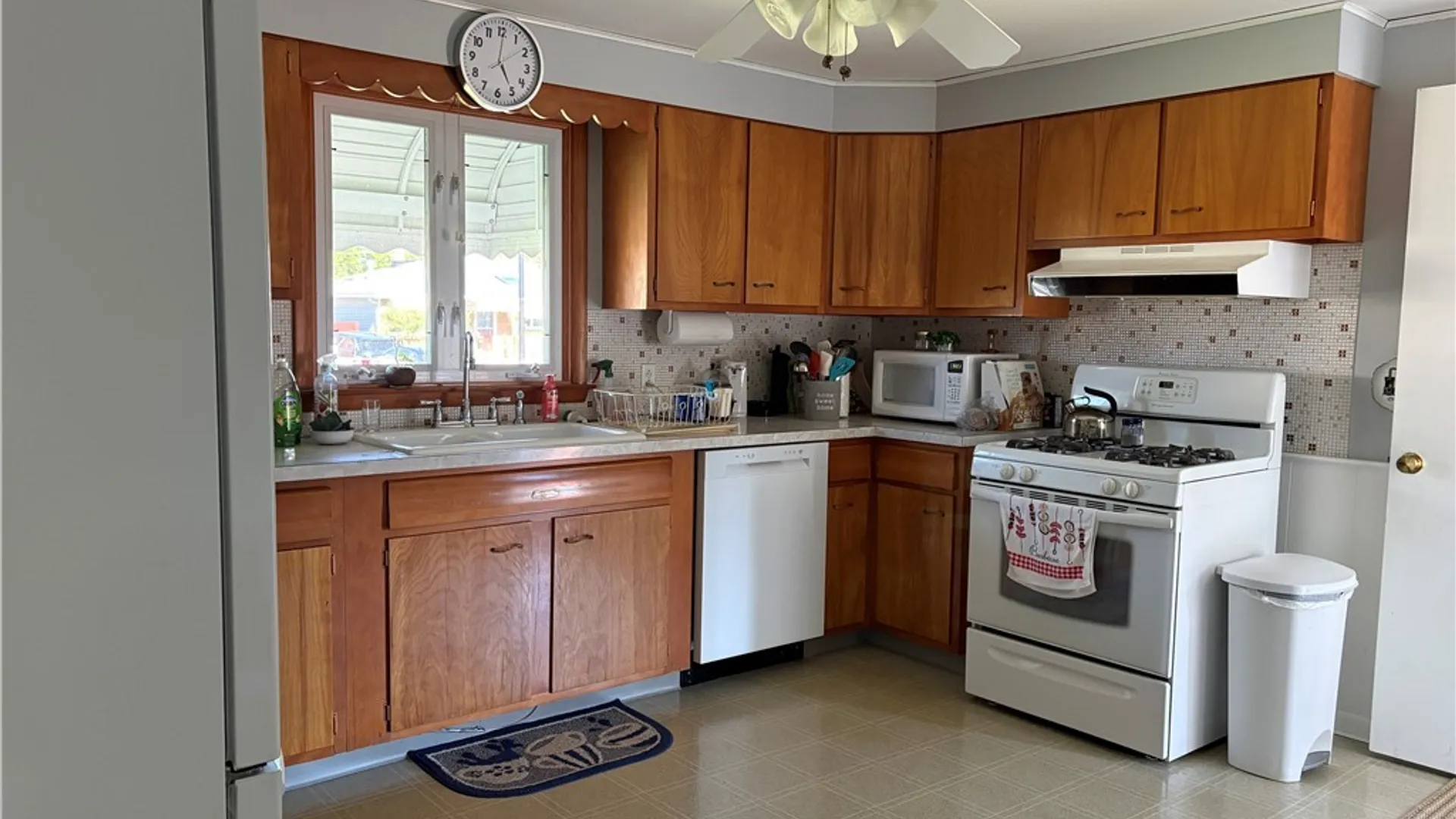 Property at 39 Angela Lane, Cheektowaga, NY 14225 12