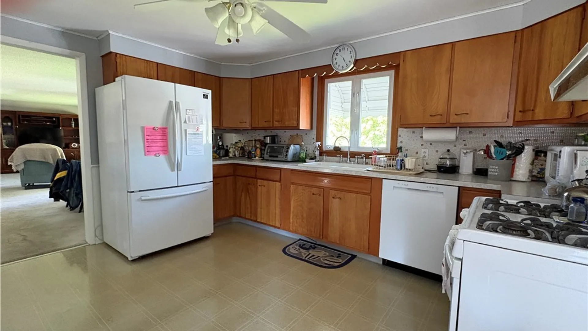 Property at 39 Angela Lane, Cheektowaga, NY 14225 13