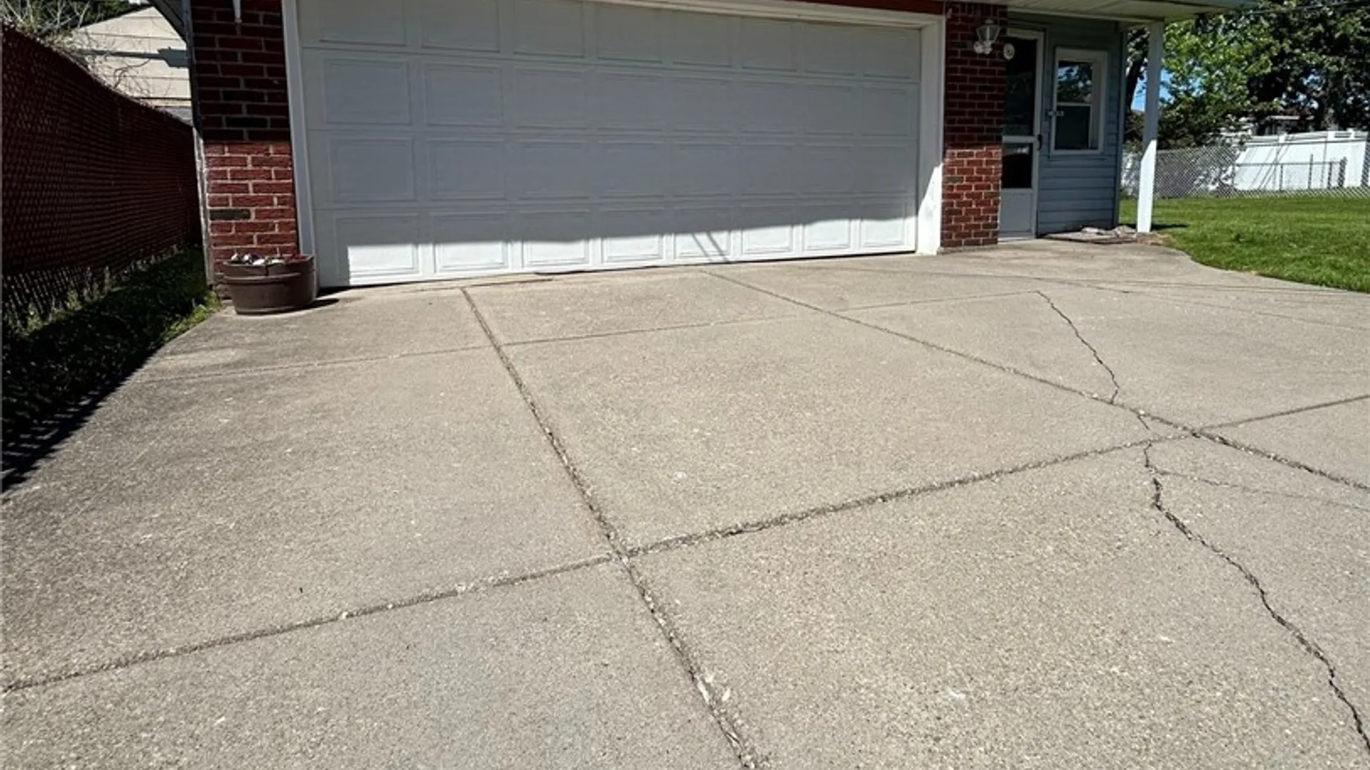 Property at 39 Angela Lane, Cheektowaga, NY 14225 32