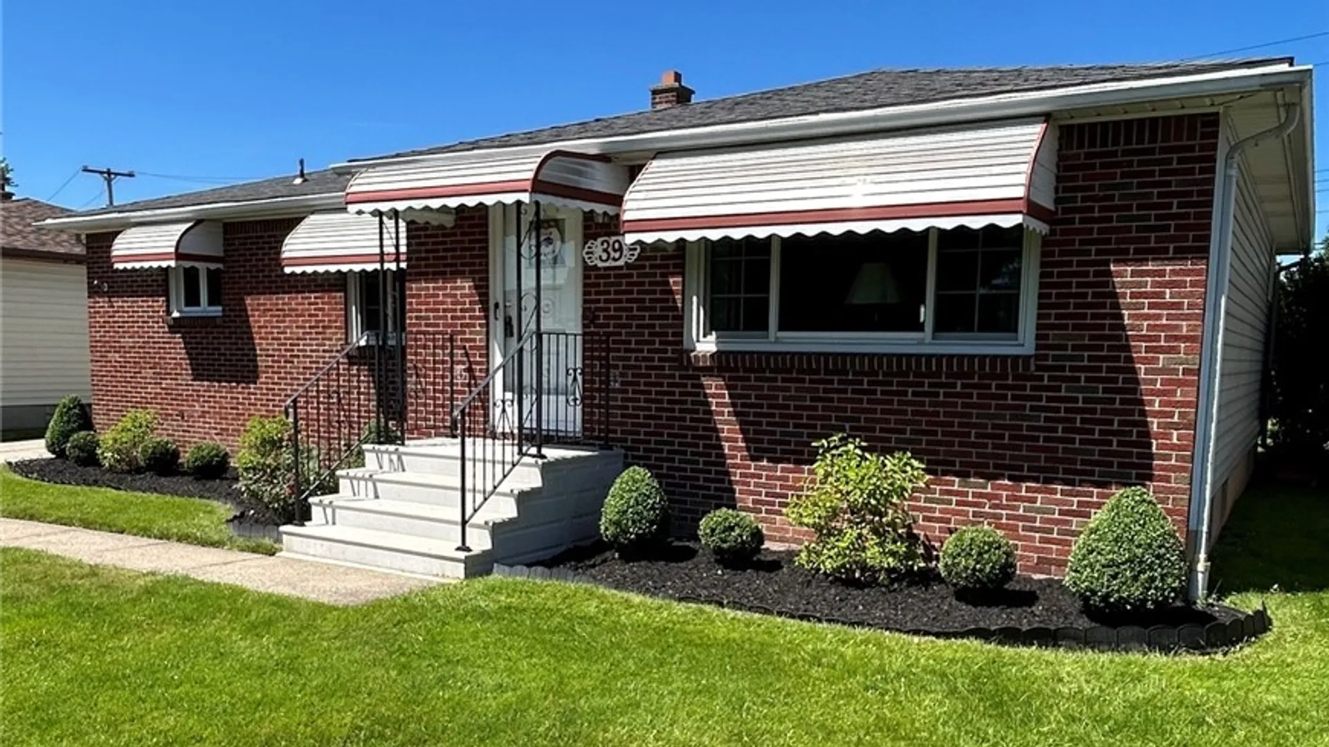 Property at 39 Angela Lane, Cheektowaga, NY 14225 4