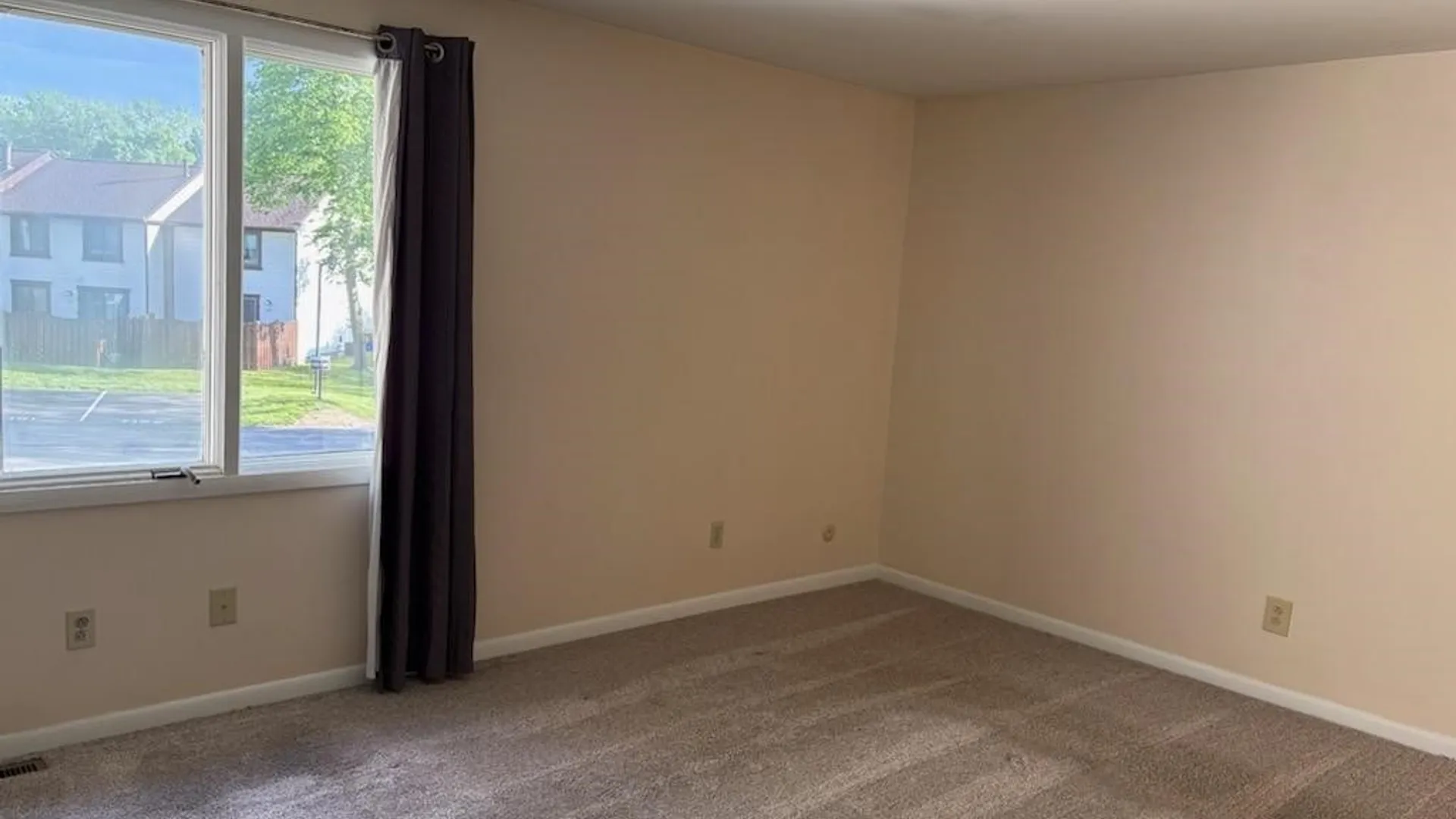 Property at 1251 Charlesgate Circle, Amherst, NY 14051 8