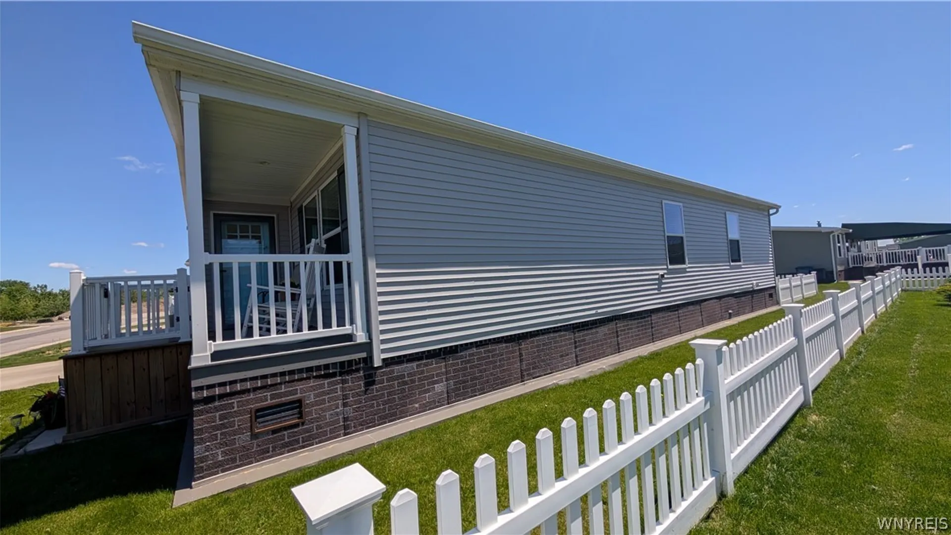 Property at 4216 Mohawk Pkwy, Niagara, NY 14304 4
