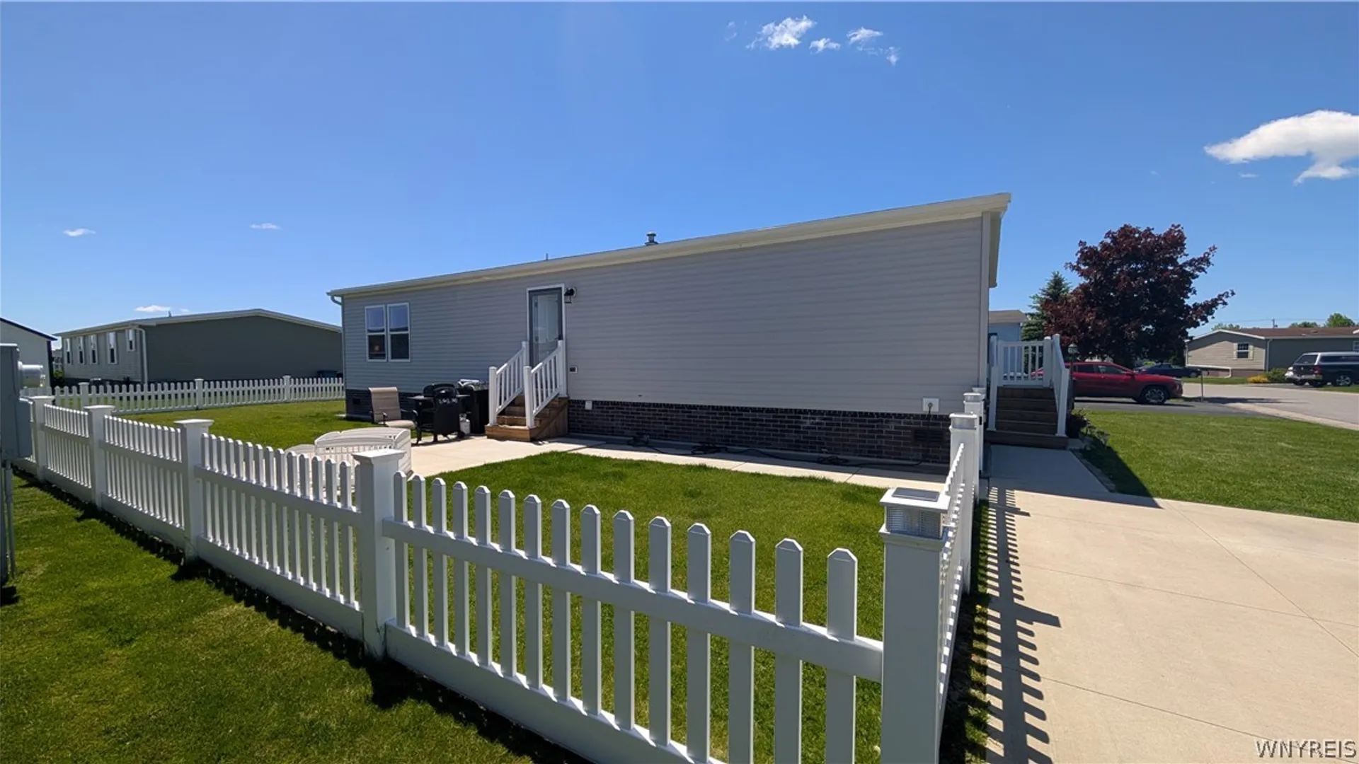 Property at 4216 Mohawk Pkwy, Niagara, NY 14304 5