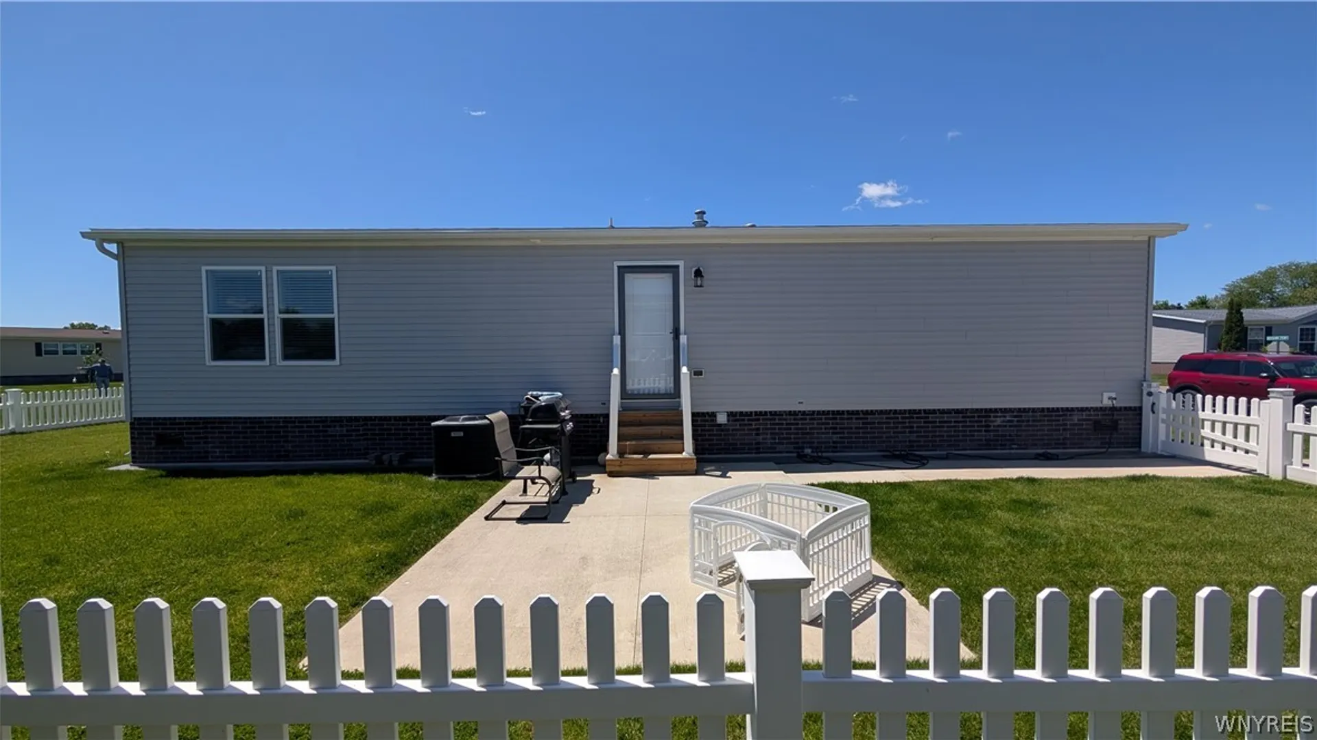 Property at 4216 Mohawk Pkwy, Niagara, NY 14304 6