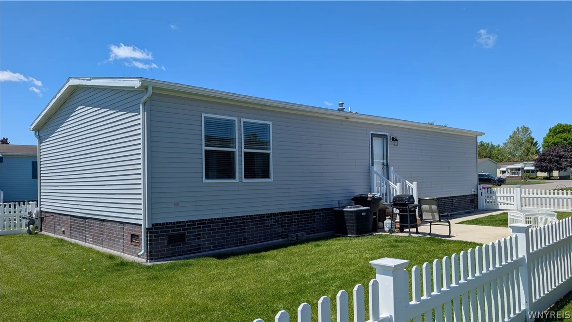 Property at 4216 Mohawk Pkwy, Niagara, NY 14304 7