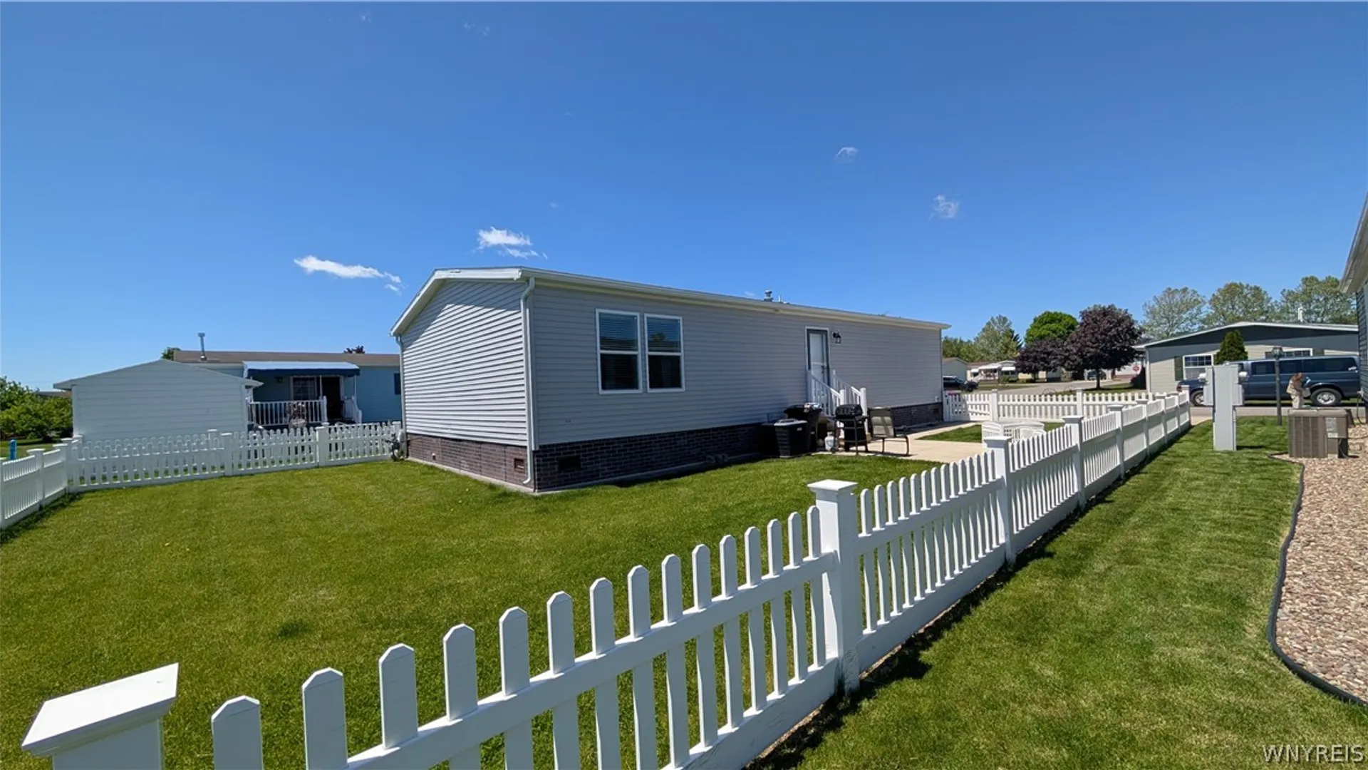 Property at 4216 Mohawk Pkwy, Niagara, NY 14304 8