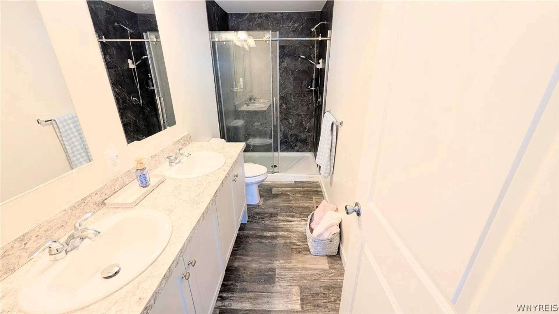 Property at 4216 Mohawk Pkwy, Niagara, NY 14304 35