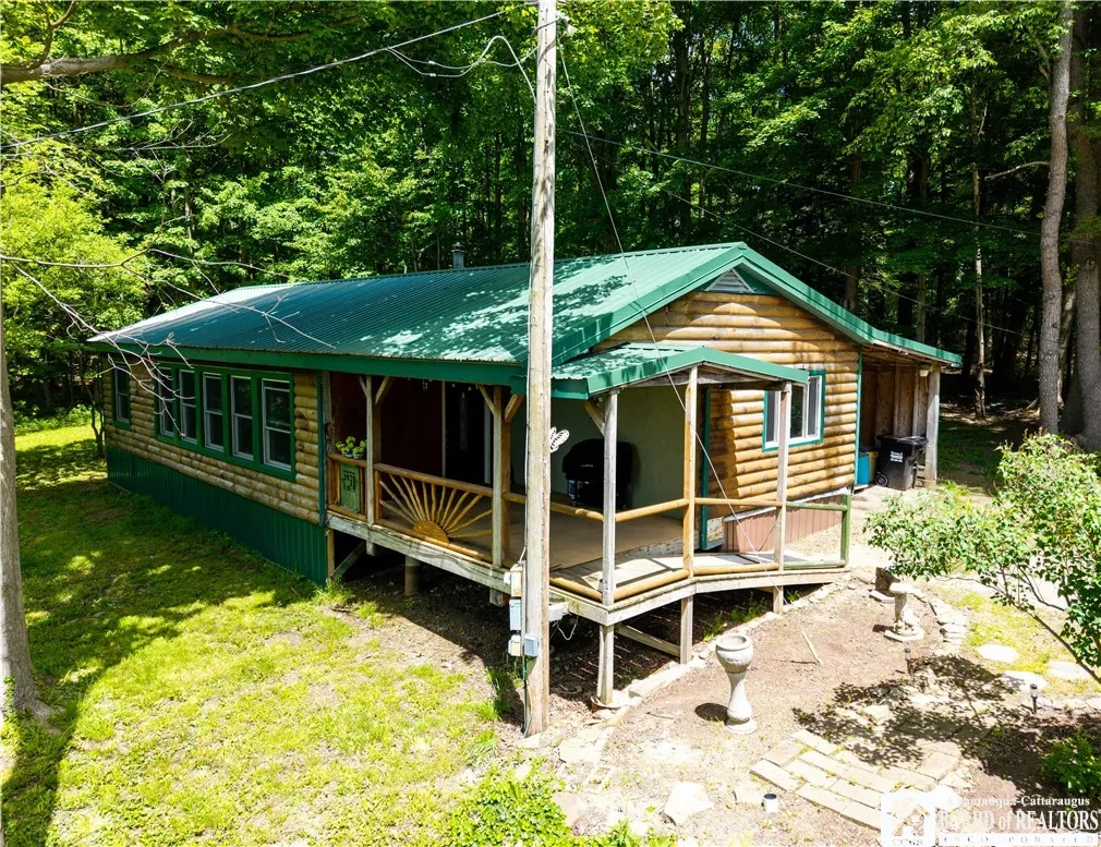 Property at 8961 Flucker Hill Rd, Villenova, NY 14062
