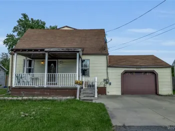 Property at 3027 Petroleum Street, Niagara, NY 14305