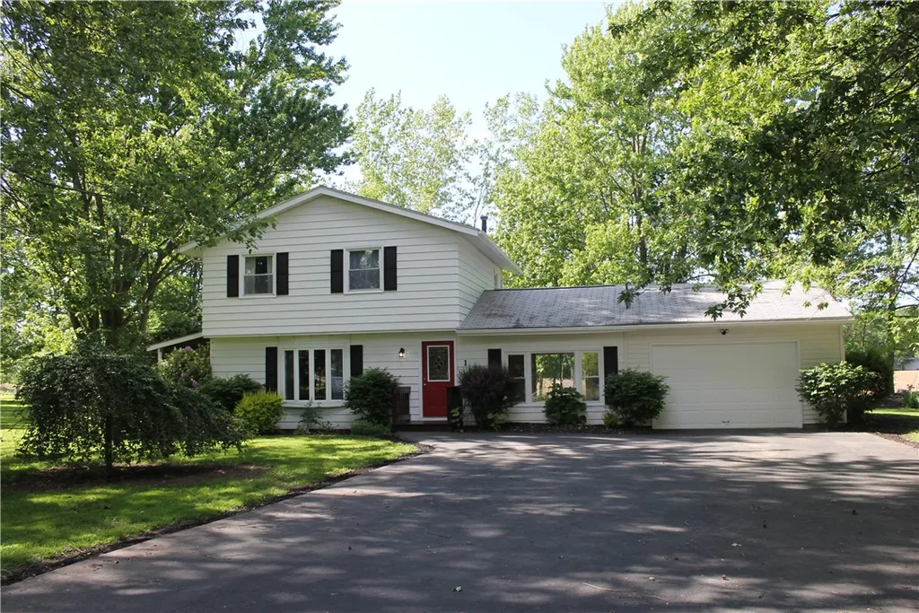 Property at 1 Lydun Drive, Gaines, NY 14411
