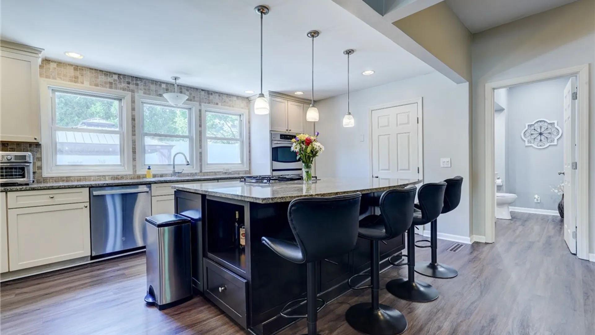 Property at 17 Hilltop Drive, Pittsford, NY 14534 9