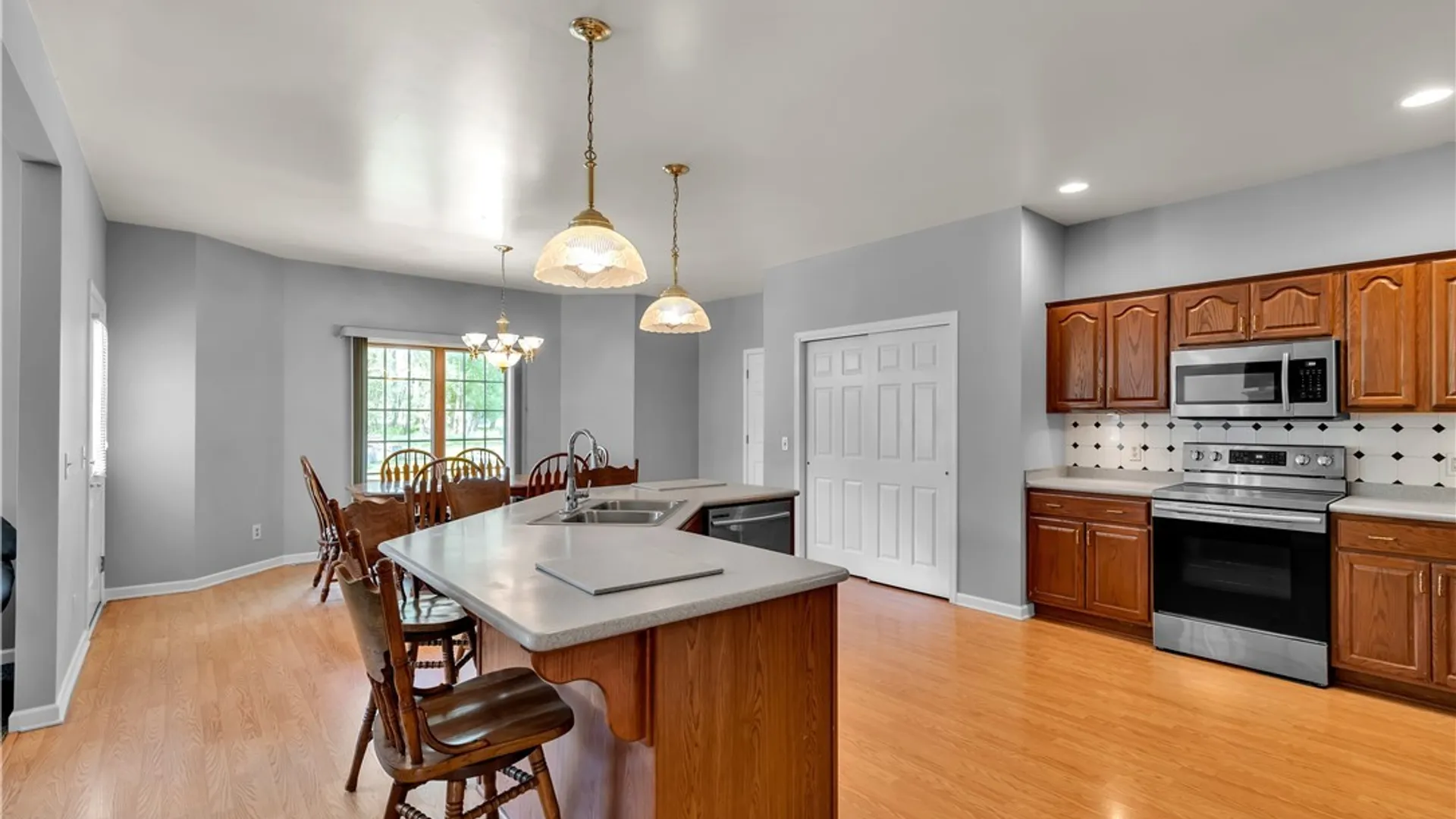 Property at 1298 Como Park Boulevard, Cheektowaga, NY 14043 8