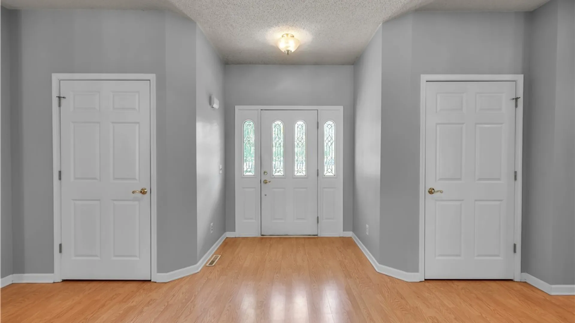 Property at 1298 Como Park Boulevard, Cheektowaga, NY 14043 4