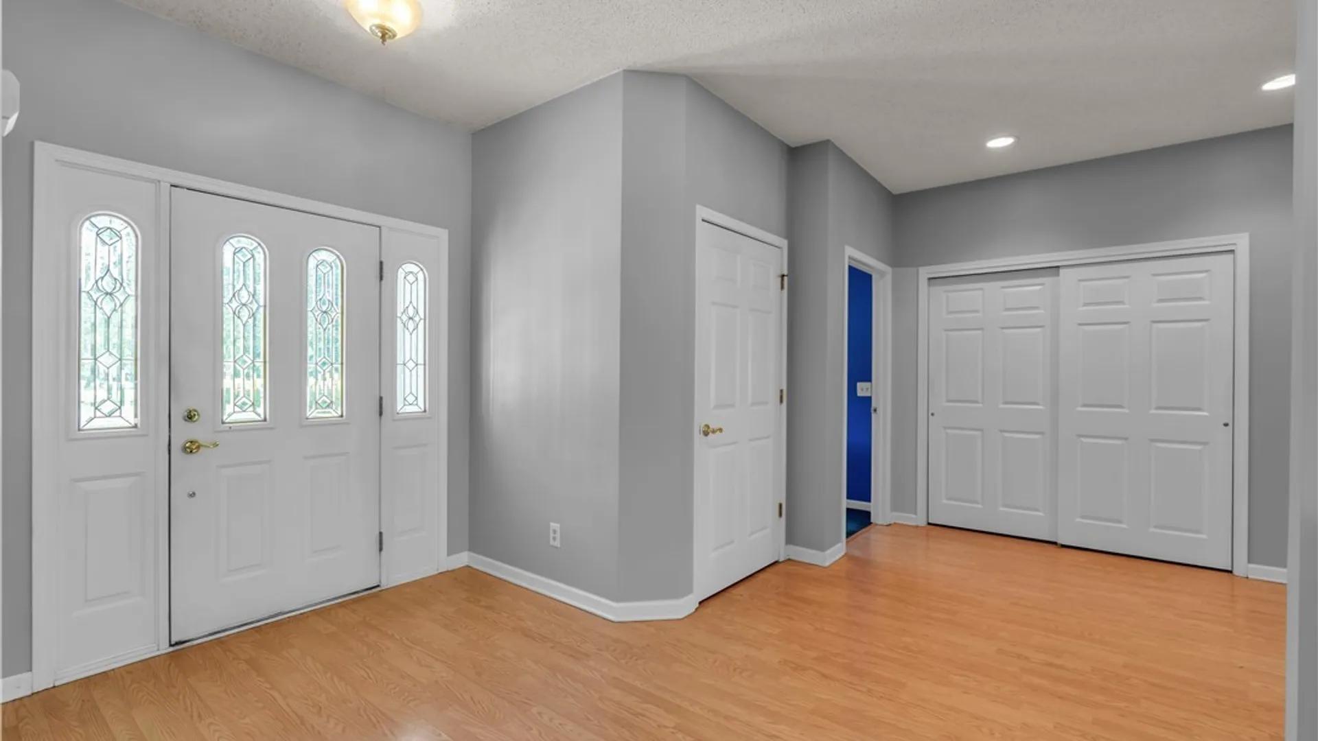 Property at 1298 Como Park Boulevard, Cheektowaga, NY 14043 5