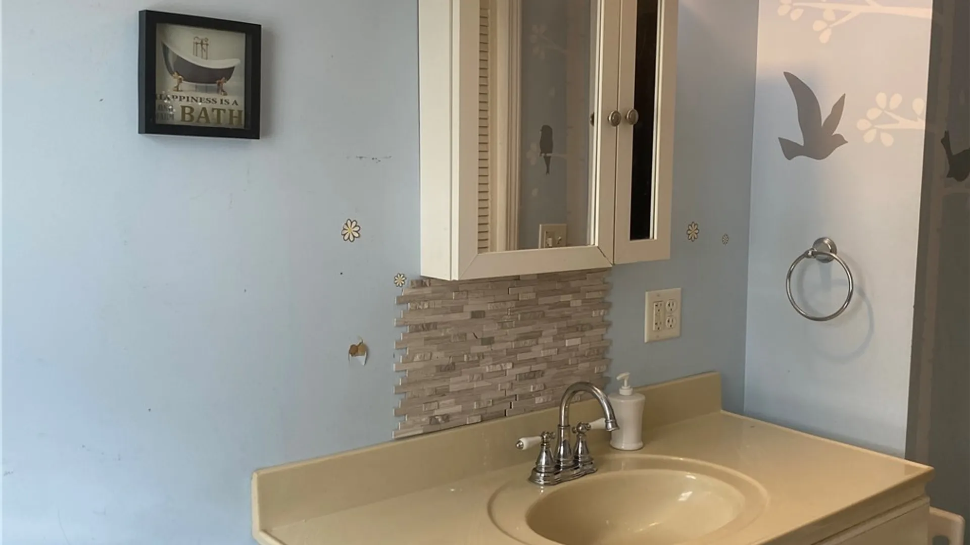 Property at 56 Gordon Avenue, West Seneca, NY 14224 14