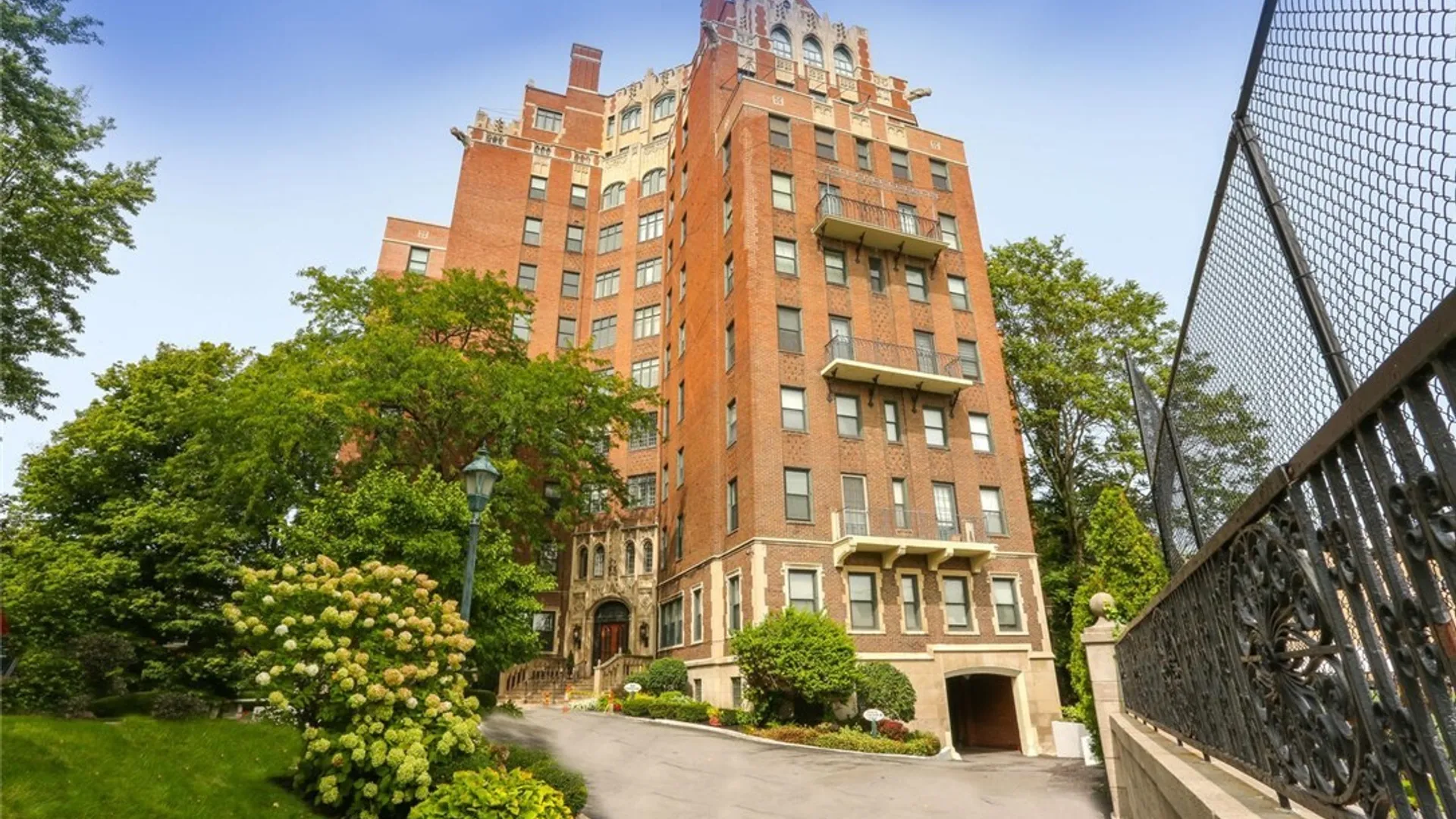 Property at 800 West Ferry Street, Buffalo, NY 14222 3