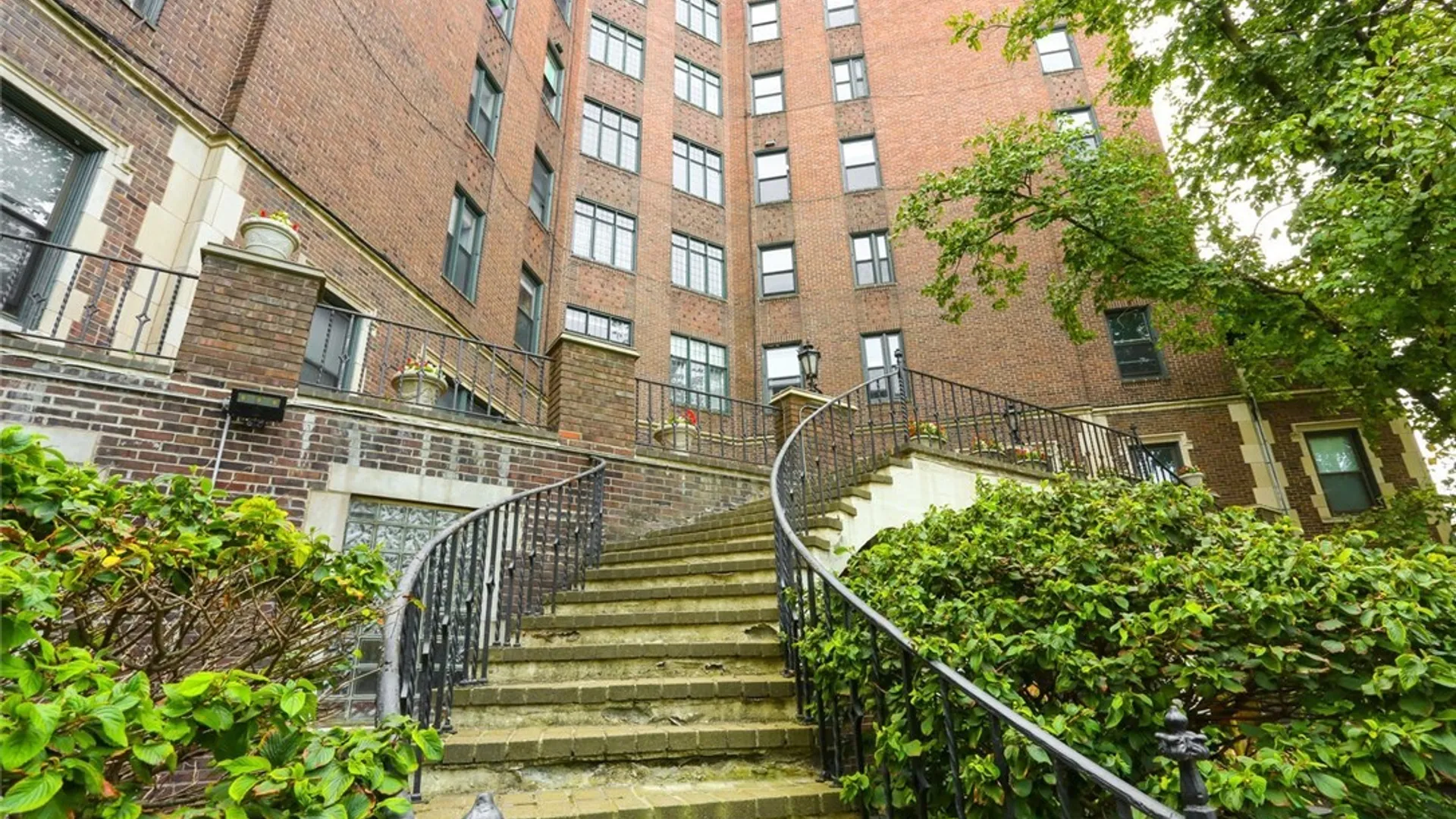 Property at 800 West Ferry Street, Buffalo, NY 14222 12
