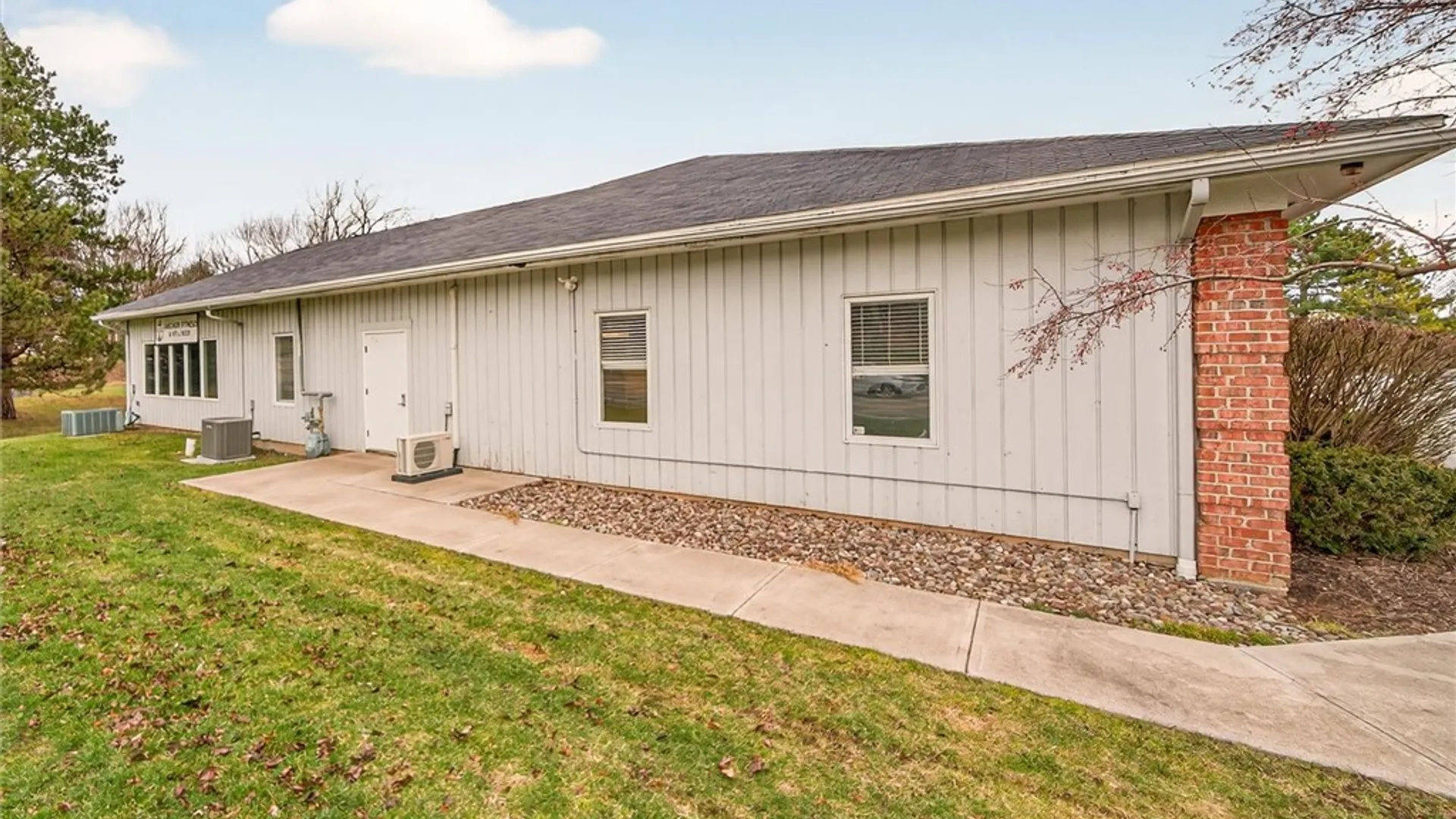 Property at 790 Ayrault Road, Perinton, NY 14450 15